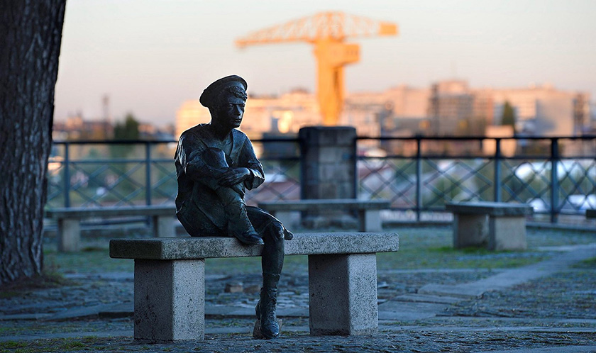 VDN00106989.jpg (Le petit Jules Verne et la grue jaune de Nantes)