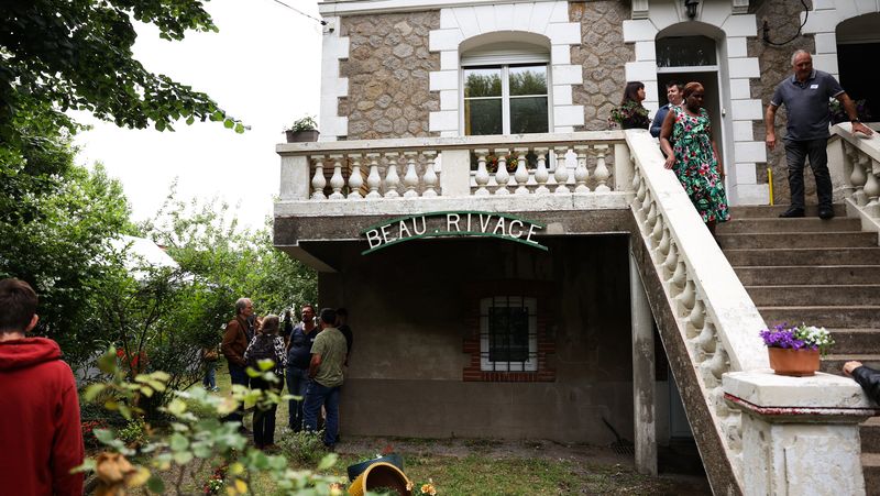 Précédemment foyer d’insertion des Petits frères des pauvres, cette belle demeure des années 1920, entourée d’un joli jardin, a été complètement réhabilitée après un incendie. © Garance Wester