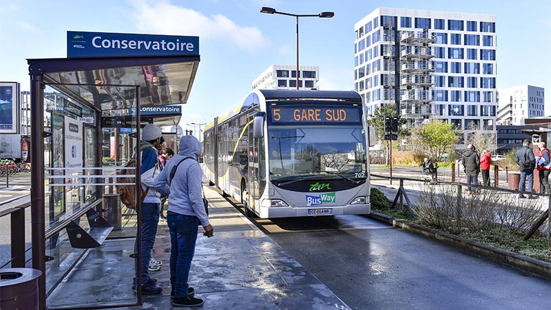 À partir du mardi 24 mars, le réseau de transport fonctionne en jour blanc. Le service à la demande Proxitan est mobilisé pour faciliter les déplacements des personnes de santé et médico-sociaux.