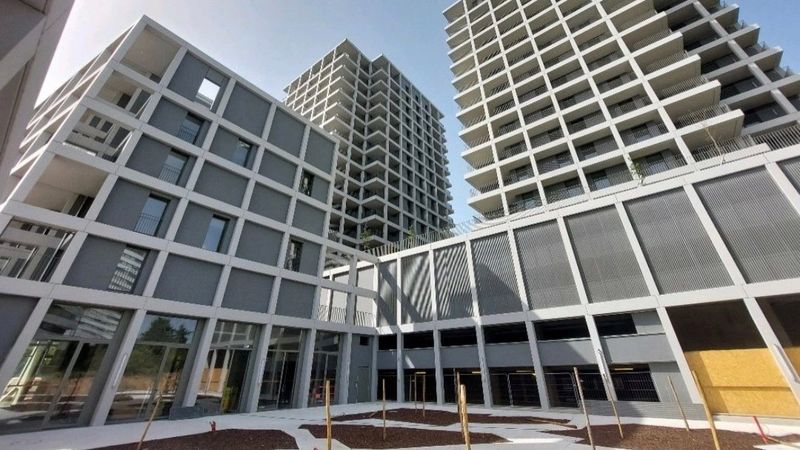 Sur l’île de Nantes, le programme neuf Loire en scène comprend 80 logements en accession libre (Eiffage Immobilier), 75 locatifs sociaux et 13 logements en bail réel solidaire commercialisés par Habitat 44.