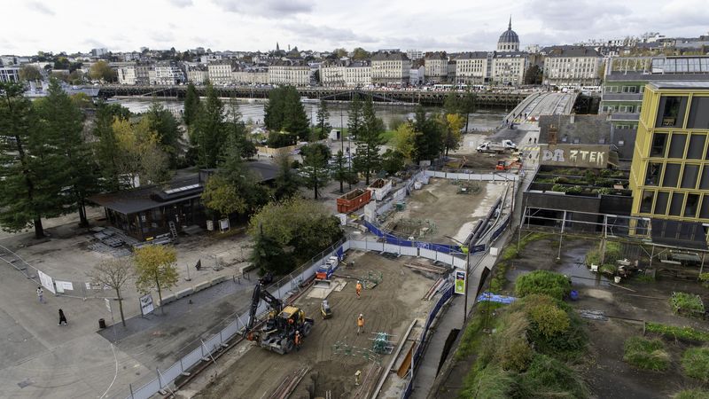 Les travaux se poursuivent sur le boulevard Léon-Bureau pour y installer les lignes de tramway 6 et 7, une piste vélo magistrale, des espaces piétons confortables et rétablir une circulation automobile. © Loïc Gatteau Les travaux se poursuivent sur le boulevard Léon-Bureau pour y installer les lignes de tramway 6 et 7, une piste vélo magistrale, des espaces piétons confortables et rétablir une circulation automobile. © Loïc Gatteau