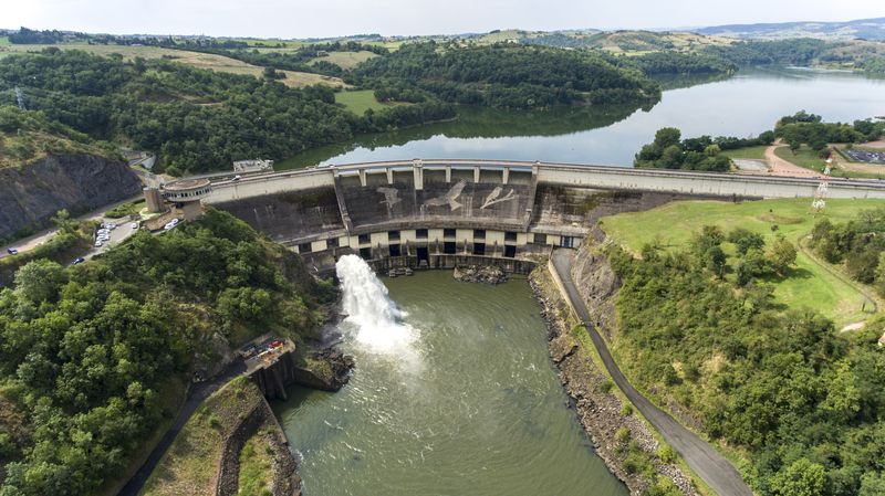 Le barrage de Villerest (département de la Loire) gère l'écrêtement des crues. © Établissement public Loire_C-tout-Vu