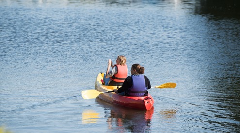 Pratiquer les sports nautiques  - Pagayer en famille sur l'Erdre, s'initier au paddle sur la Sèvre, naviguer sur la Loire... Les clubs nautiques vous accueillent cet été !