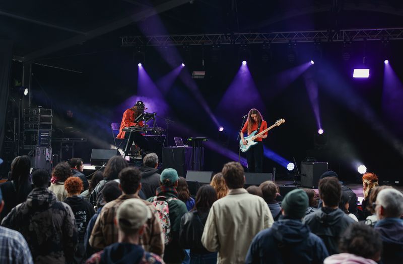 Lors du festival SPOT, les jeunes peuvent exprimer leurs talents sur scène © Garance Wester.