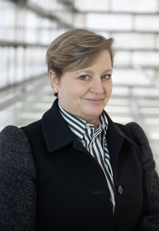 Portrait_Angela_Bulloch.jpg
